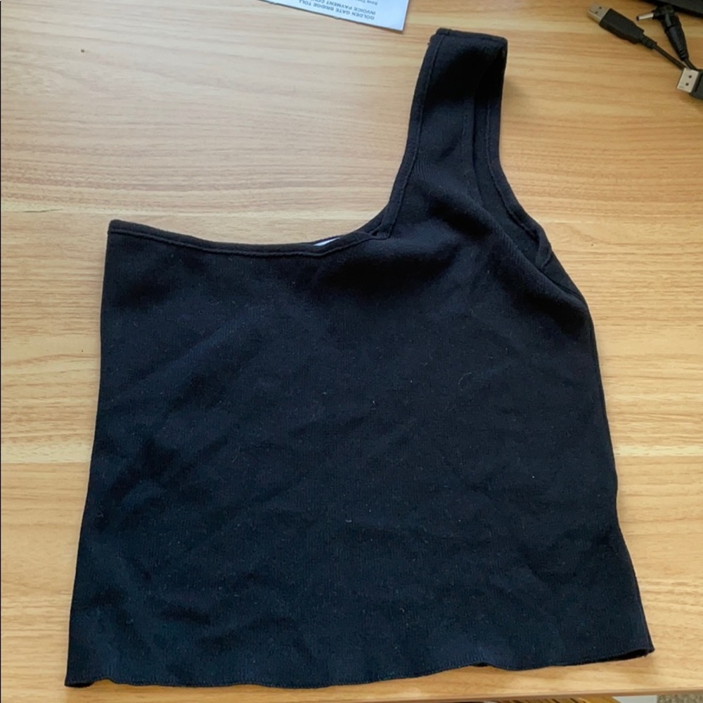 Off the shoulder crop top black